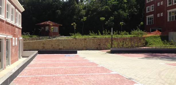 Ponto Comercial para alugar, 30m² no Quarteirão Brasileiro, Petrópolis