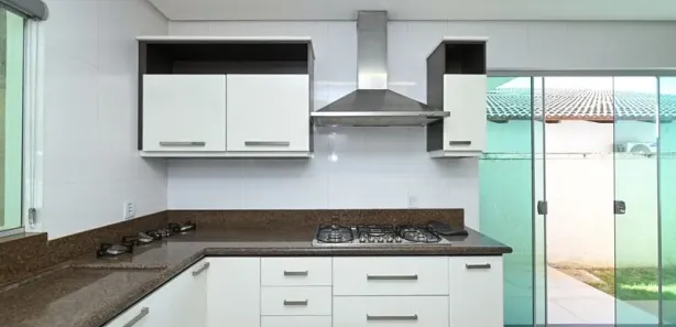 Casa de Condomínio com 3 Quartos para alugar, 270m² no Loteamento Portal do Sol II, Goiânia