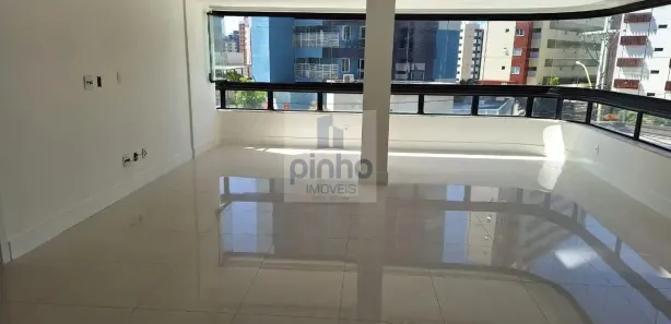 Apartamento com 3 Quartos para alugar, 142m² no Jardim Armação, Salvador