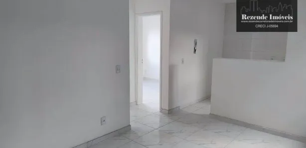 Apartamento com 2 Quartos para alugar, 40m² no Bom Jesus, Campo Largo