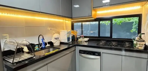 Casa de Condomínio com 4 Quartos para alugar, 145m² no Patamares, Salvador