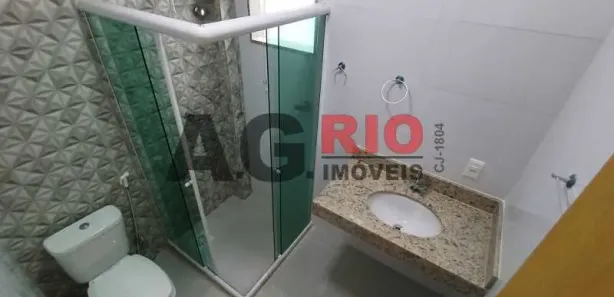 Casa de Condomínio com 2 Quartos para alugar, 75m² no Vila Valqueire, Rio de Janeiro