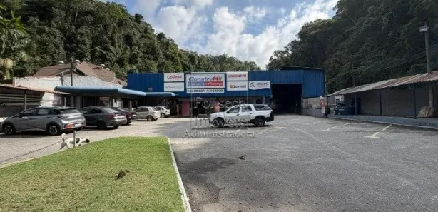 Galpão/Depósito/Armazém para alugar, 1900m² no Retiro, Petrópolis