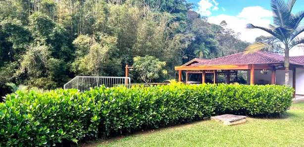 Fazenda/Sítio com 4 Quartos para alugar, 150m² no Centro, São Lourenço da Serra