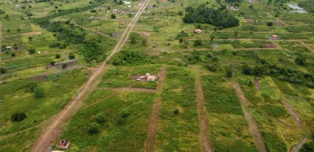 Lote/Terreno à venda, 640m² no Centro, Candeias