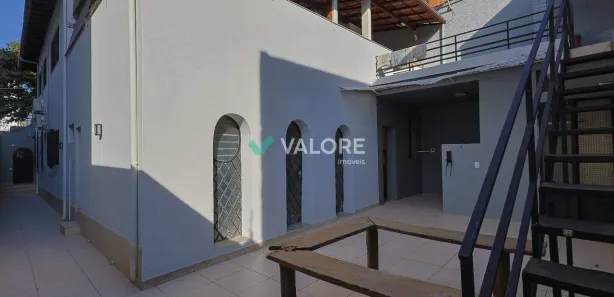 Casa com 6 Quartos para alugar, 387m² no Santo Antônio, Belo Horizonte