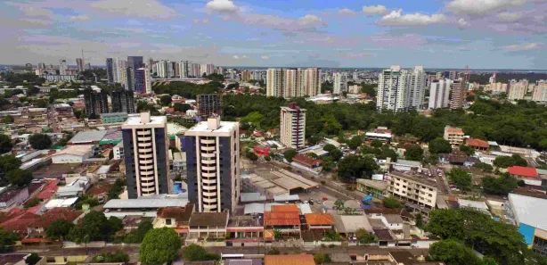Sobrado com 4 Quartos à venda, 400m² no Adrianópolis, Manaus