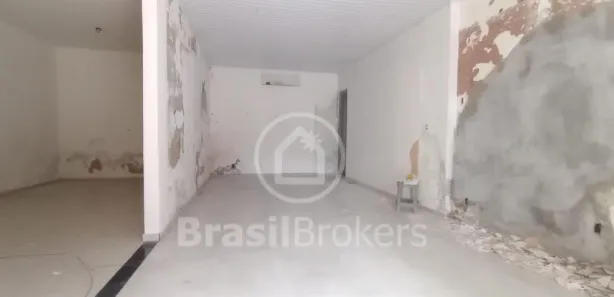 Galpão/Depósito/Armazém à venda, 750m² no Taquara, Rio de Janeiro