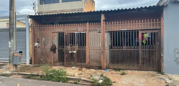 Casa com 3 Quartos à venda, 250m² no Santa Maria, Brasília
