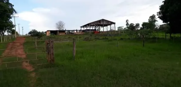 Fazenda/Sítio com 3 Quartos à venda, 160m² no Área Rural de Piratininga, Piratininga