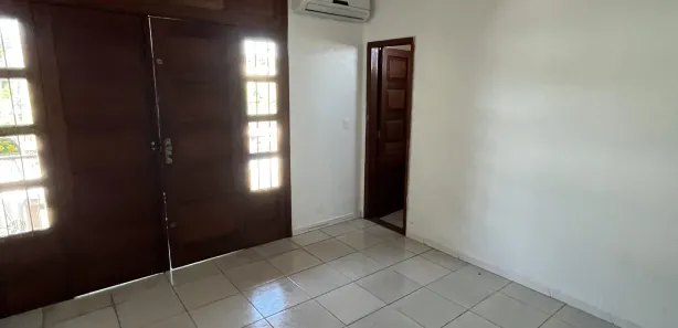 Sobrado com 3 Quartos para alugar, 200m² no Parque 10 de Novembro, Manaus