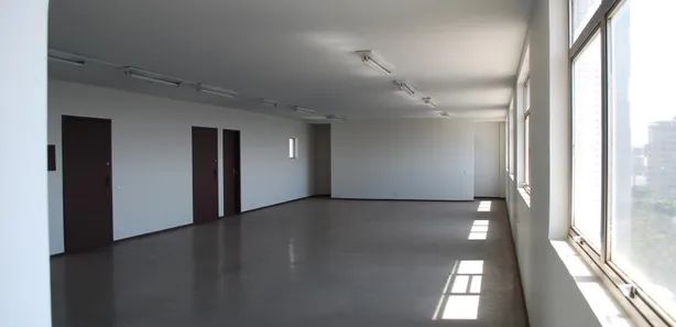 Sala Comercial para alugar, 128m² no Santa Efigênia, Belo Horizonte