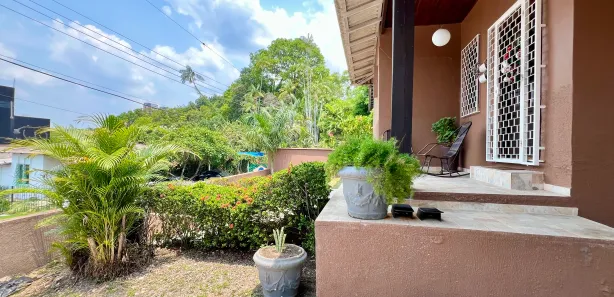 Casa com 3 Quartos à venda, 212m² no Aleixo, Manaus