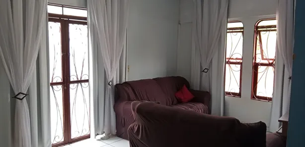 Casa com 3 Quartos à venda, 112m² no Guanandi, Campo Grande