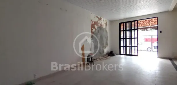 Galpão/Depósito/Armazém à venda, 750m² no Taquara, Rio de Janeiro