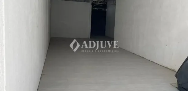 Ponto Comercial para venda ou aluguel, 692m² no Quissama, Petrópolis