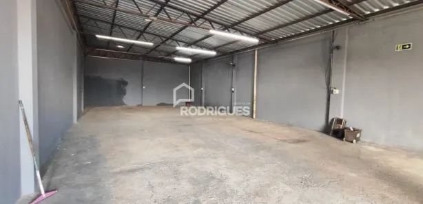 Galpão/Depósito/Armazém para venda ou aluguel, 190m² no Santos Dumont, São Leopoldo