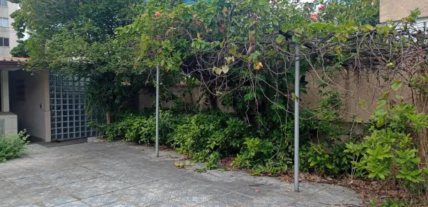 Casa com 2 Quartos para alugar, 210m² no Campo Grande, Rio de Janeiro