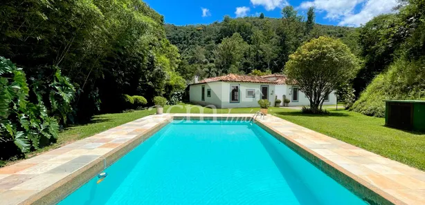 Casa com 4 Quartos para alugar, 6000m² no Cuiabá, Petrópolis