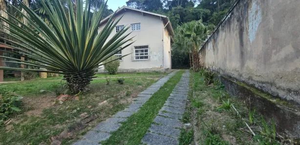 Casa com 5 Quartos para alugar, 100m² no Quarteirão Brasileiro, Petrópolis
