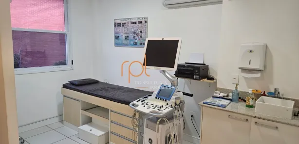 Sala Comercial para alugar, 32m² no Quarteirão Brasileiro, Petrópolis