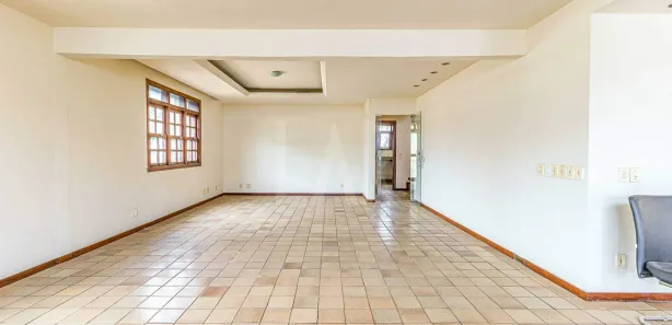 Imóvel Comercial com 8 Quartos para alugar, 640m² no Santa Tereza, Belo Horizonte