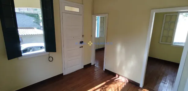 Casa com 2 Quartos para alugar, 80m² no Quissama, Petrópolis