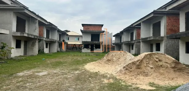 Casa de Condomínio com 2 Quartos à venda, 90m² no Palmeiras, Cabo Frio