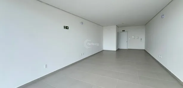 Sala Comercial para alugar, 46m² no Desvio Rizzo, Caxias do Sul