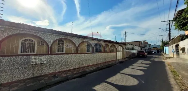 Casa com 3 Quartos à venda, 300m² no Alvorada, Manaus