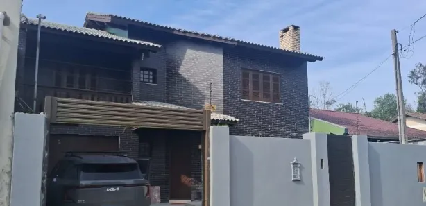 Sobrado com 3 Quartos à venda, 290m² no Jardim do Bosque, Cachoeirinha
