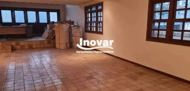 Imóvel Comercial com 7 Quartos para alugar, 600m² no Santa Tereza, Belo Horizonte
