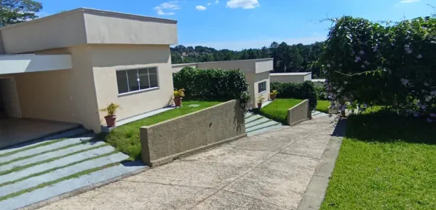 Casa de Condomínio com 3 Quartos para alugar, 193m² no Chácara dos Junqueiras, Carapicuíba
