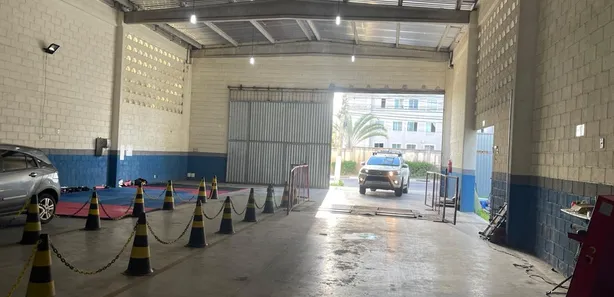 Galpão/Depósito/Armazém com 2 Quartos à venda, 300m² no Recreio Ipitanga, Lauro de Freitas