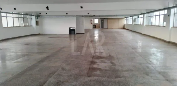 Sala Comercial para alugar, 550m² no Santa Efigênia, Belo Horizonte