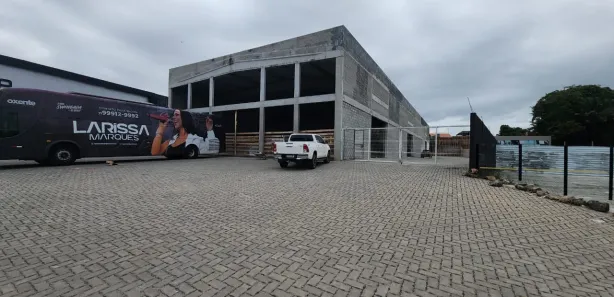 Galpão/Depósito/Armazém para alugar, 1400m² no Recreio Ipitanga, Lauro de Freitas