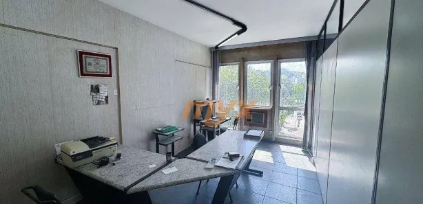 Sala Comercial para venda ou aluguel, 110m² no Centro, Santos