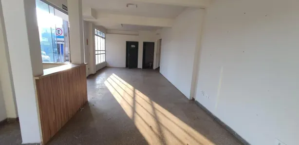 Sala Comercial para alugar, 218m² no Centro, Campo Mourão