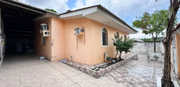 Casa com 5 Quartos à venda, 300m² no Alvorada, Manaus