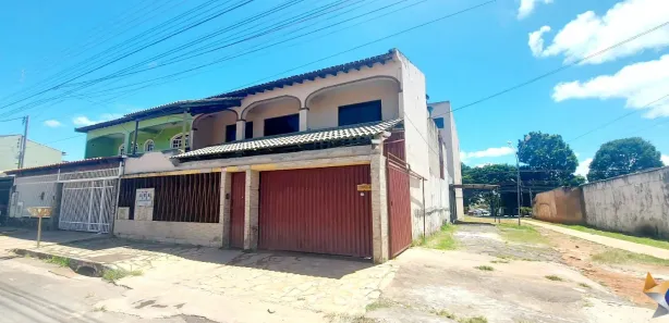 Sobrado com 5 Quartos à venda, 250m² no Taguatinga Norte, Brasília