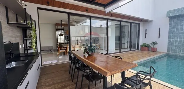 Sobrado com 4 Quartos à venda, 310m² no Loteamento Jardins Siena, Araguaína