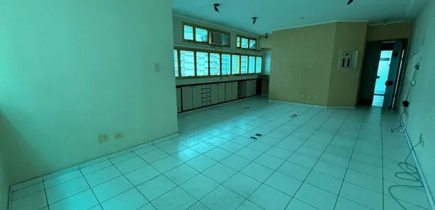Sala Comercial para alugar, 50m² no Gonzaga, Santos