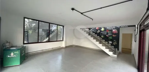 Ponto Comercial à venda, 176m² no Chácara São João, Carapicuíba