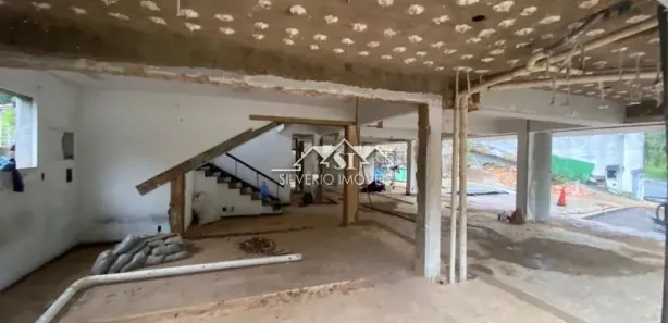 Ponto Comercial para alugar, 2000m² no Quissama, Petrópolis