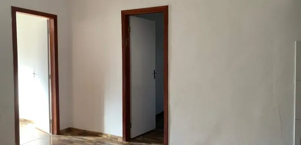Casa com 2 Quartos para alugar, 60m² no Estrela do Oriente, Belo Horizonte