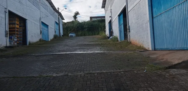 Galpão/Depósito/Armazém à venda, 240m² no Caji, Lauro de Freitas