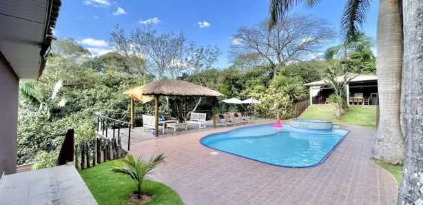 Casa de Condomínio com 5 Quartos para venda ou aluguel, 890m² no Chácara Santa Lúcia, Carapicuíba