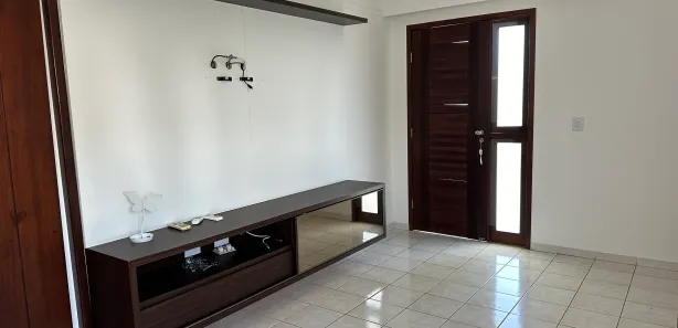 Casa de Condomínio com 4 Quartos para venda ou aluguel, 480m² no Candelária, Natal