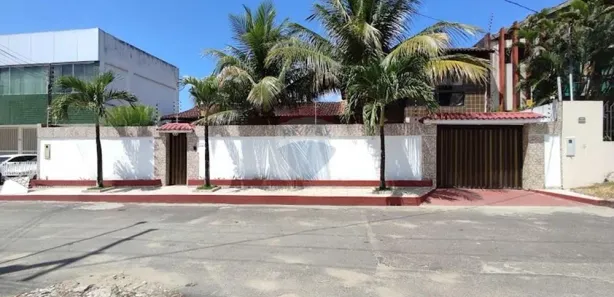 Casa com 6 Quartos à venda, 359m² no Aleixo, Manaus