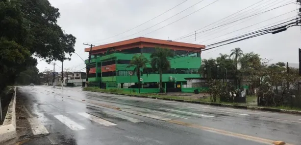 Prédio Comercial para venda ou aluguel, 3550m² no Balneário Praia do Pernambuco, Guarujá
